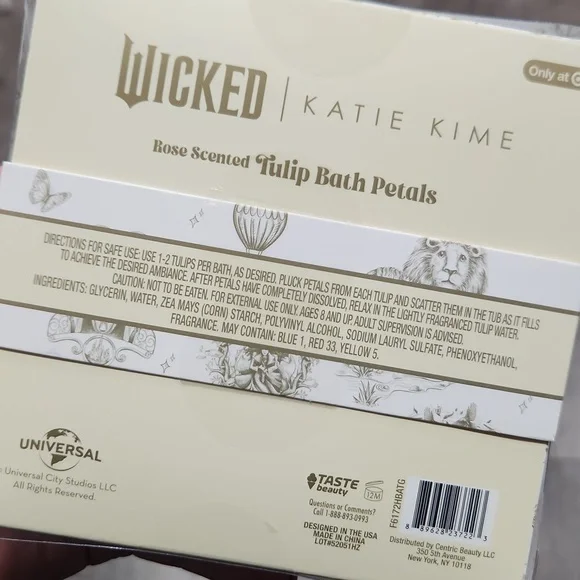 Wicked Rose Scented Bath Petals - Picture 3 of 4